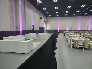 Espaço VIP com cortinados.